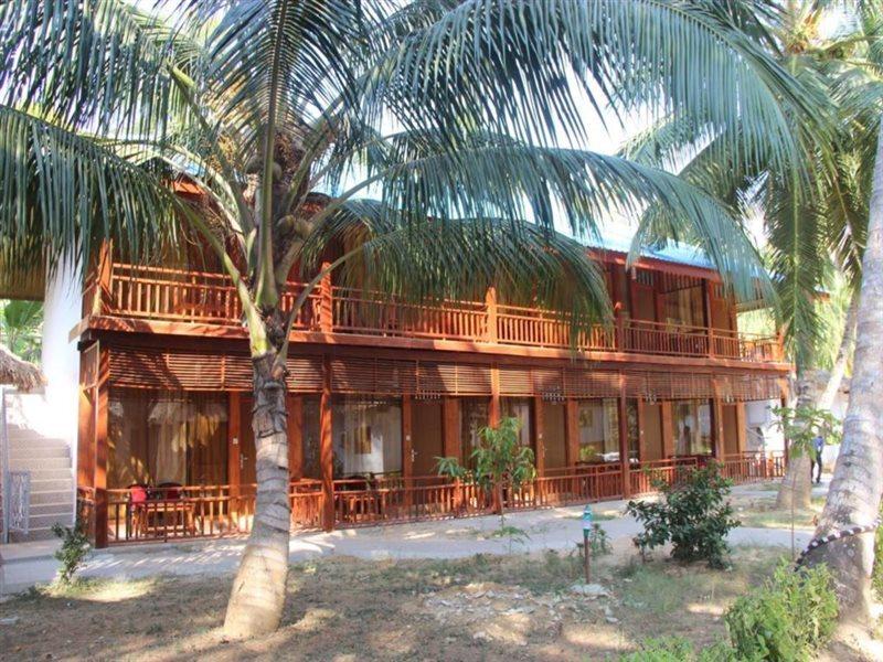Pearl Park Beach Resort Lakshmanpur Exteriör bild