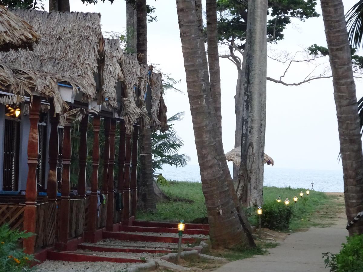 Pearl Park Beach Resort Lakshmanpur Exteriör bild