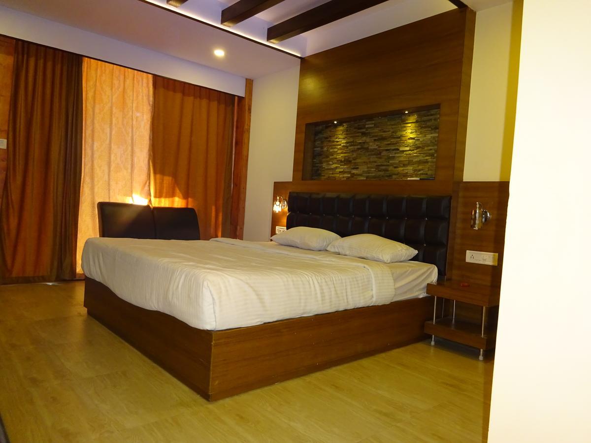 Pearl Park Beach Resort Lakshmanpur Exteriör bild