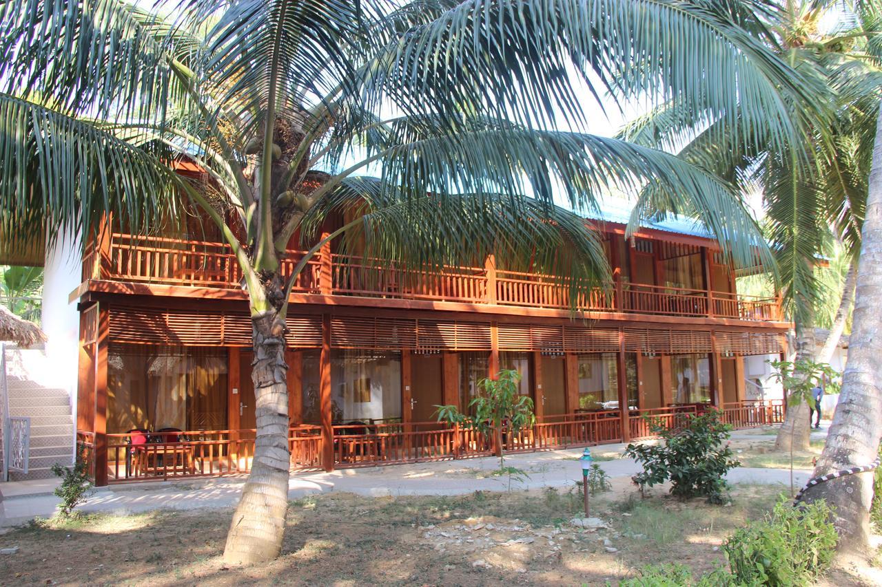 Pearl Park Beach Resort Lakshmanpur Exteriör bild